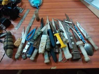 Gran cantidad de armas blancas encontradas tras requisa en cárcel de San Pedro » Ñanduti