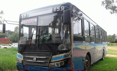 HOY / Envían a prisión a primos por tener sexo en bus abandonado
