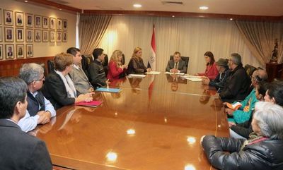 Titular de la Corte dialogó con miembros de la sociedad civil