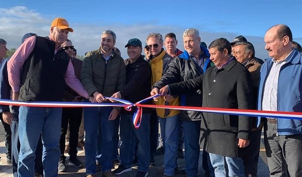 Mario Abdo Benítez inauguró mejoras en el aeródromo de Infante Rivarola