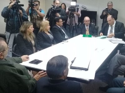 Ministros de la Corte verifican situación de presos de la cárcel de San Pedro