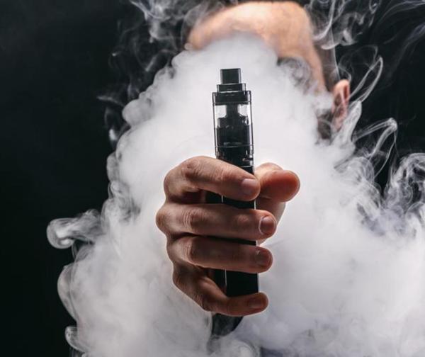 Le explotó el “vape” y le rompió la mandíbula