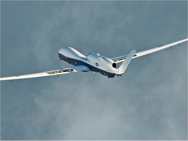 Derribo de un dron eleva la tensión entre Irán y EEUU