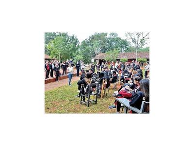 Alumnos fuerzan renuncia de docentes