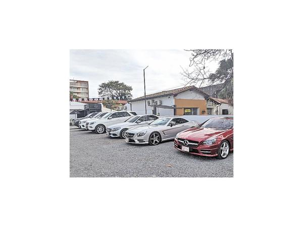 Condor realiza su feria de seminuevos Mercedes Benz
