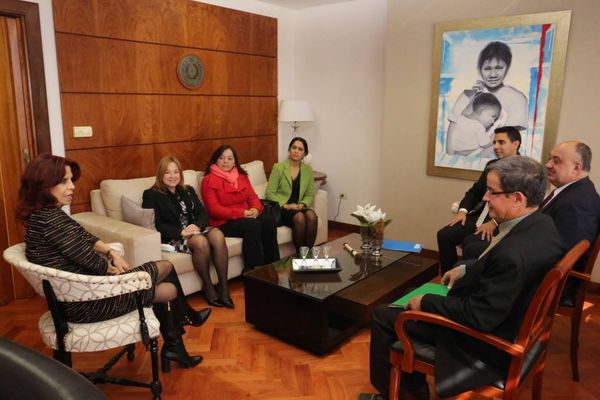 Ministra Miryam Peña recibió a magistrados laborales