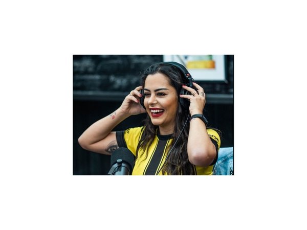 Larissa se convertirá en comentarista de fútbol