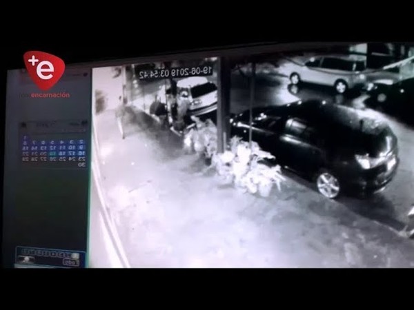 CAPTURAN A MENOR QUE HURTÓ EN EL INTERIOR DE UN VEHÍCULO
