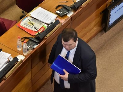 Dionisio Amarilla acciona para recuperar su banca en el Senado