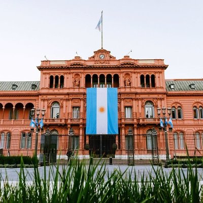 Economía argentina cae 5,8% en el primer trimestre