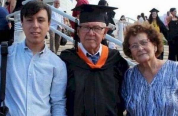 Hombre de 78 años hace realidad su sueño y se gradúa de ingeniero industrial - C9N