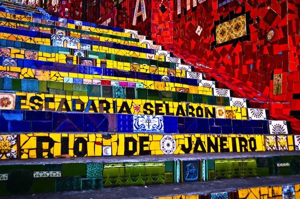 Los clubes paraguayos en la Escalera de Selarón