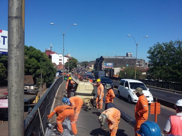 Sugieren vías alternativas por obras en viaducto de Madame Lynch