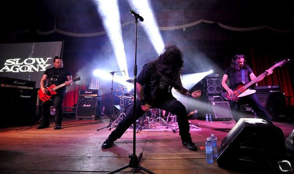 Slow Agony, show lanzamiento de reedición de “Crumbling empires”