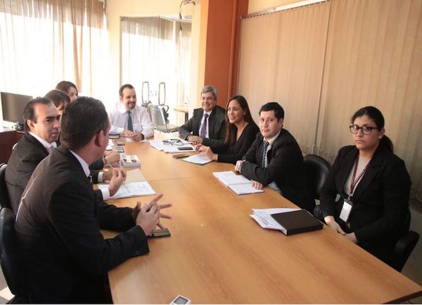 Analizan facilitar RUC a partidos políticos