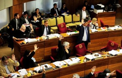 Senado extiende privilegios a odontólogos y bioquímicos - Edicion Impresa - ABC Color