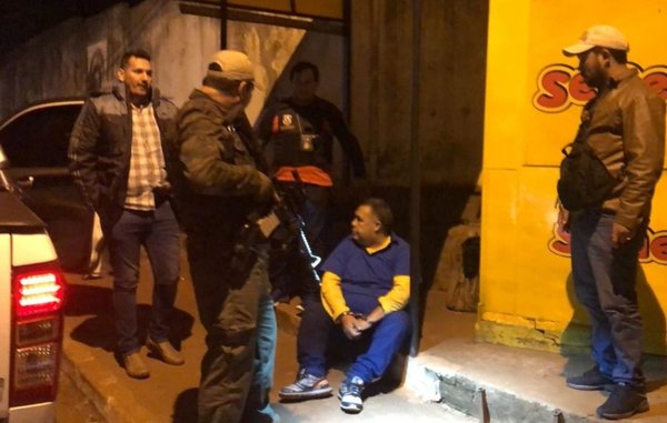 Cae informante de Senad por extorsión a cambista - Edicion Impresa - ABC Color