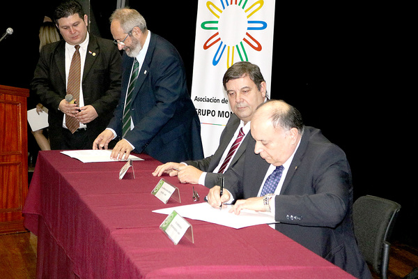 Rector de la UNE asume como titular de Asociación de Universidades
