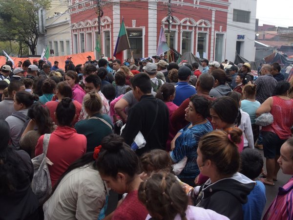 Campesinos no dan tregua y buscan que el Gobierno cumpla promesa