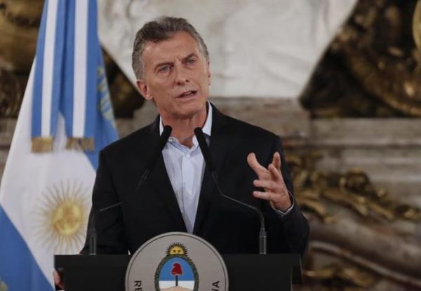 Macri acusa de «mafiosos» a los líderes del poderoso sindicato de camioneros | .::Agencia IP::.
