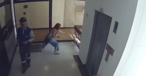 VIDEO: UNA PEQUEÑA DISTRACCIÓN CASI TERMINA CON LA VIDA DE UN NIÑO DE MANERA TRÁGICA Y ABRUPTA