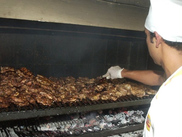 Piden no preparar asado en Chile, por alta contaminación
