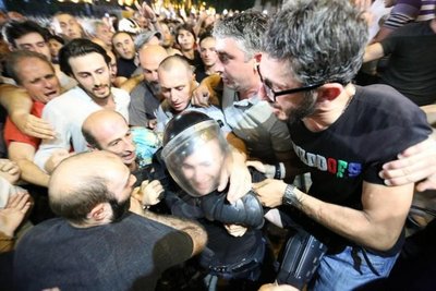 Dimite presidente del Parlamento de Georgia tras choques - Internacionales - ABC Color