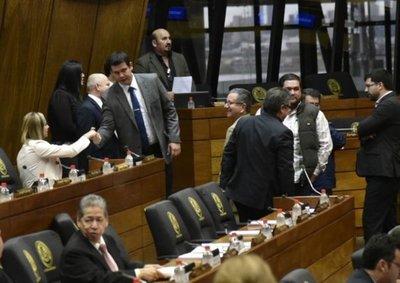 Comisión para “enfrentar” la crisis económica - Nacionales - ABC Color