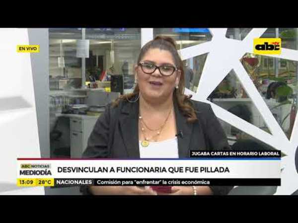 Desvinculan a funcionaria que fue pillada jugando a las cartas - Tv - ABC Color
