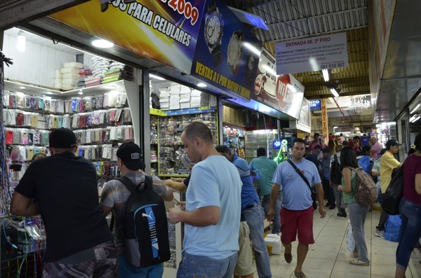 Gremios de comerciantes insisten en conveniencia del Duty Free - ADN Paraguayo