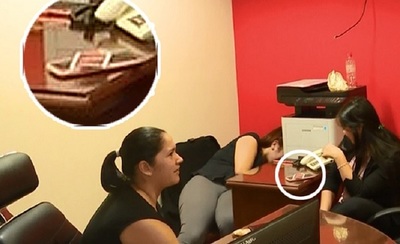 Desvinculan a funcionaria por jugar a los naipes en Diputados