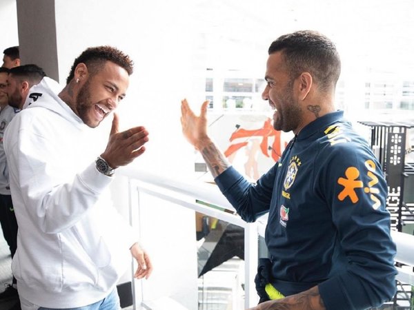 La visita de Neymar a sus compañeros
