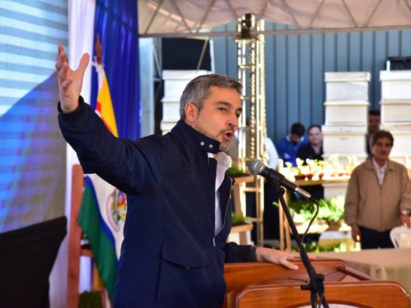 Mario Abdo se ofusca y defiende su gobierno de las críticas
