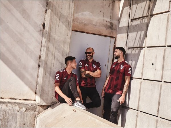 La nueva camiseta de River en honor a su "eterna amistad" con Torino