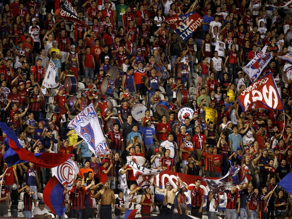 Cerristas agotan las entradas de su sector para el juego en Argentina