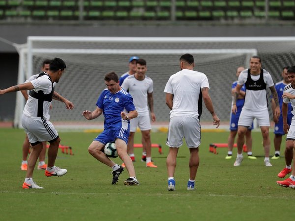 Paraguay entrena con toda su fuerza