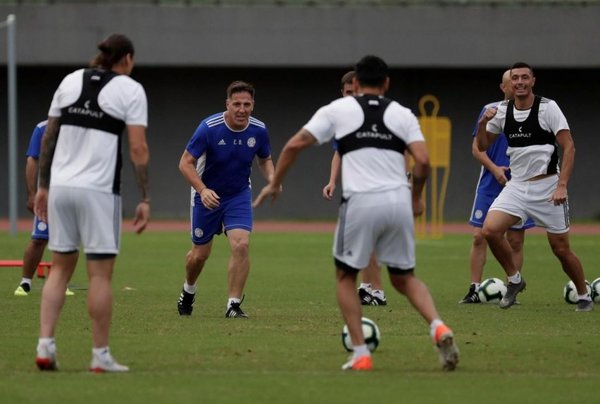 Óscar Cardozo, con normalidad - Deportes - ABC Color