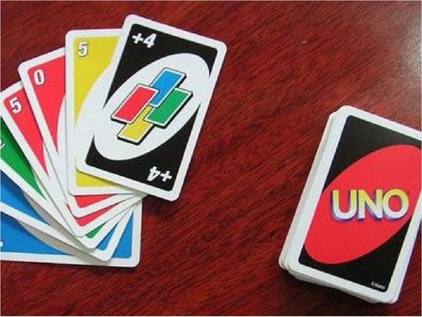 Despiden a funcionaria por jugar cartas en la Cámara de Diputados
