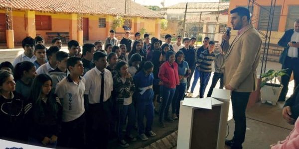 Nenecho Rodríguez fomenta la lectura - Churero.com