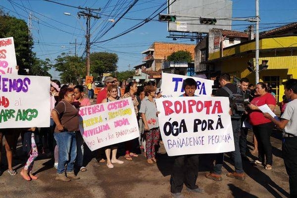 HOY / Jóvenes bañadenses en pie de guerra: Franja Costera es trampa contra pobres, acusan