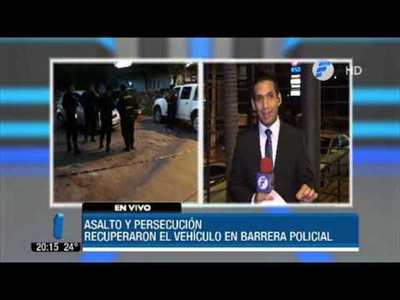 Policía recupera auto robado tras persecución