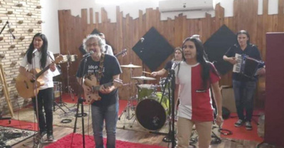 “The Fenders” y Rolo le meten polca-rock