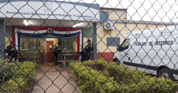 Trasladan a 9 presuntos reos del PCC desde San Pedro
