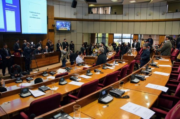 Oñedenusia legislador oguerovúva autoblindaje - Especiales - ABC Color