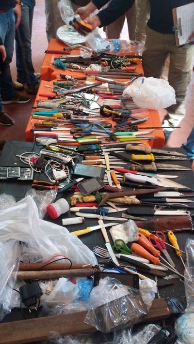 Requisan armas y drogas de cárcel