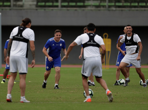 Julio Samaniego adelantó novedades en el equipo para el domingo
