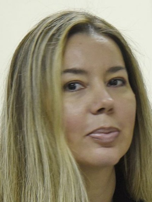 Esposa de Amarilla quiere volver a la CGR - Edicion Impresa - ABC Color