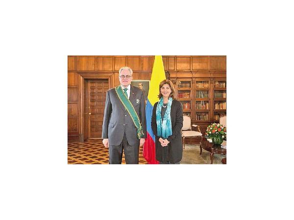 El Ejecutivo pide acuerdo para designar embajador en Chile