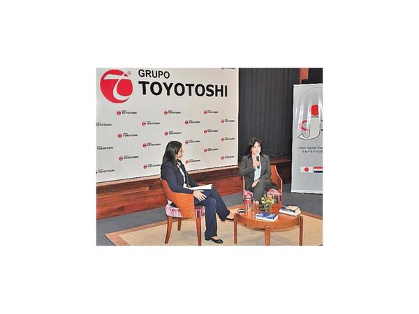 Toyotoshi apoya a la educación con la visita de Daniel Goleman
