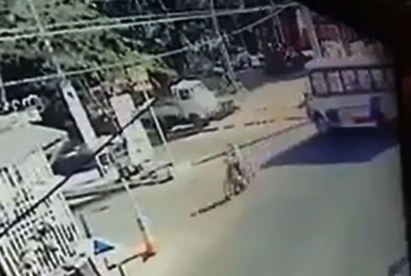 Captan imprudente maniobra en San Antonio - Nacionales - ABC Color